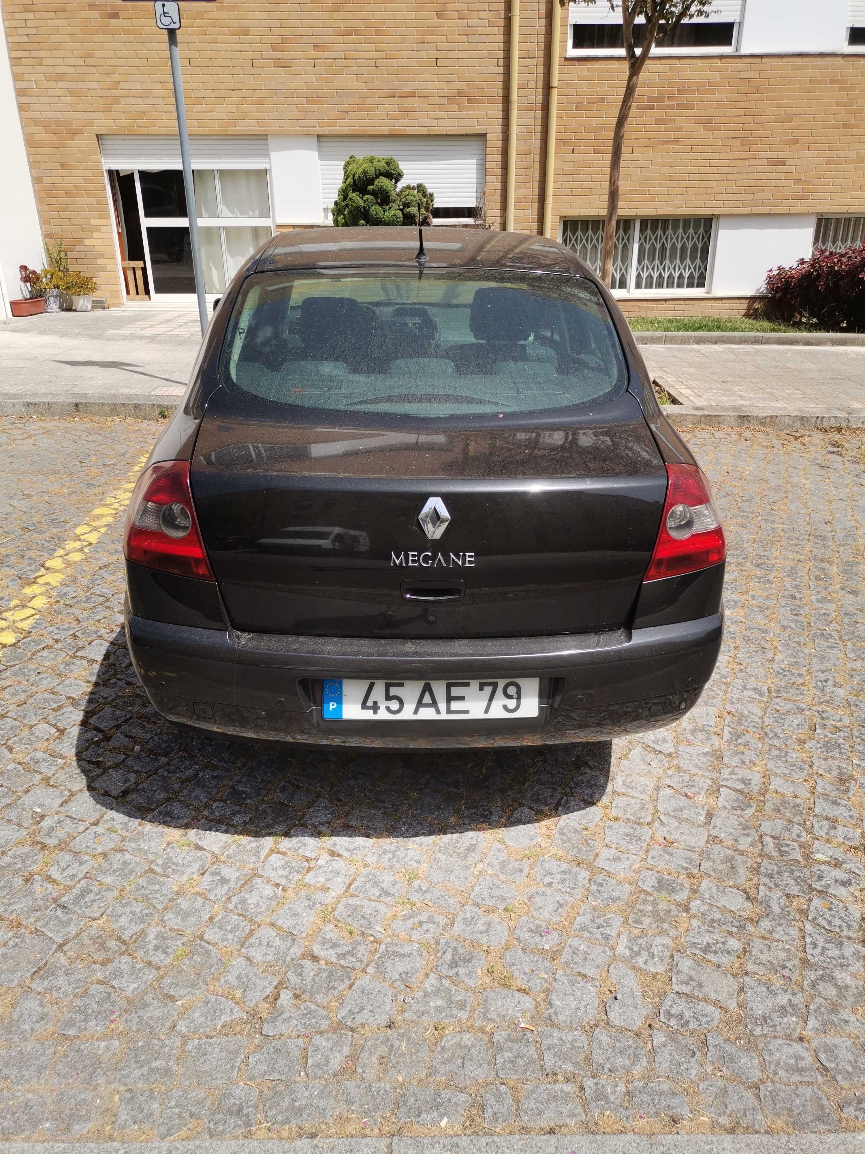 Renault Megane Sedan ll muito bem estimado