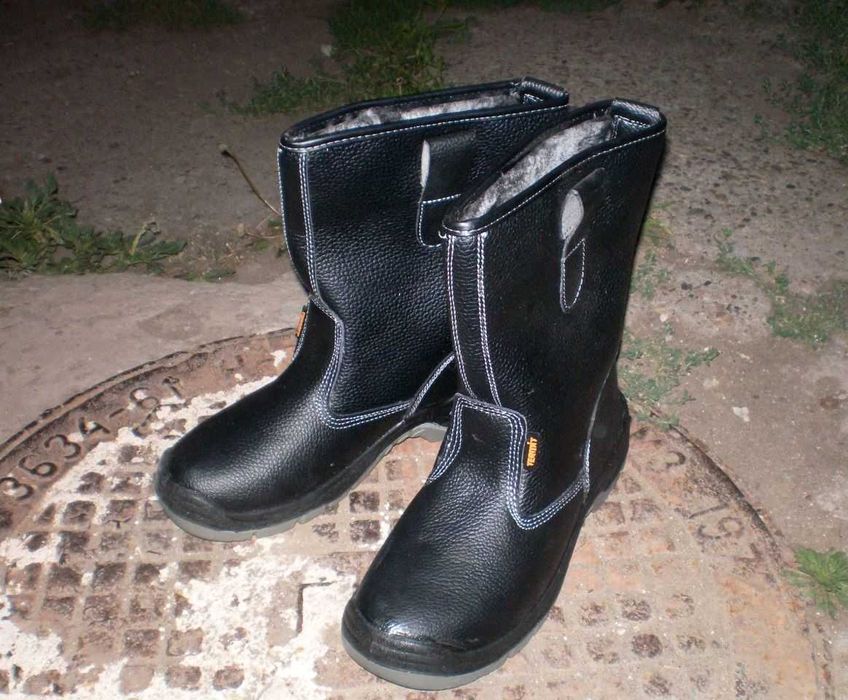 Зимние мужские сапоги