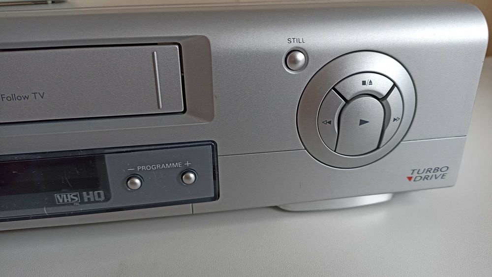 HI-FI Stereo відеомагнітофон Philips VR730