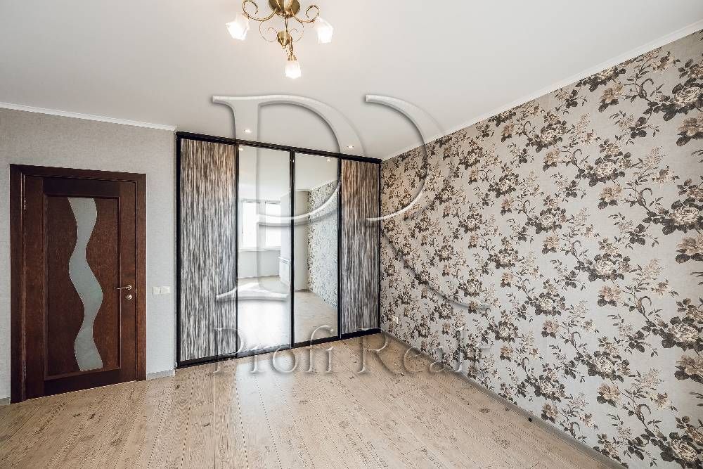 Продаж 6 кімн. дворівневої квартири вул. Анни Ахматової 30/ Позняки