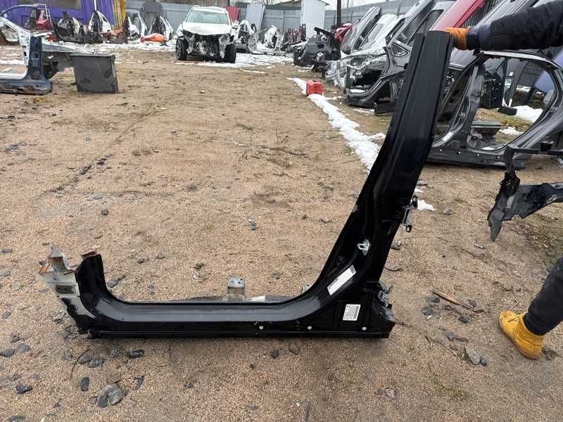 Часть кузова порог левый Nissan Rogue T32 2013+