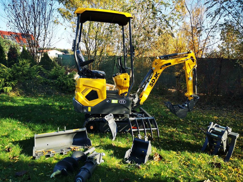 Nowa minikoparka 1200kg ze skrętnym ramieniem i osprzętem