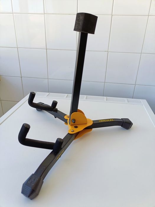 Tripé suporte guitarra ou baixo Hercules