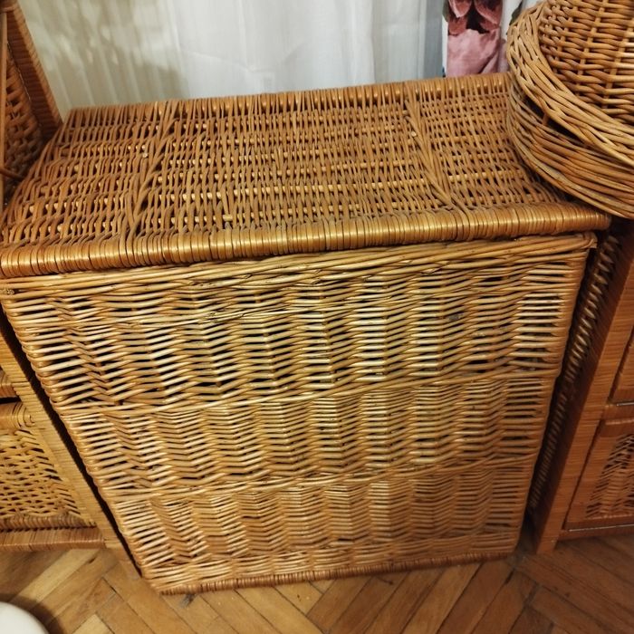 Kosz wiklinowy zamykany