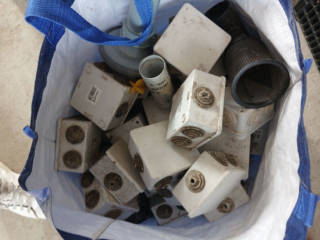 Material eléctrico e rega