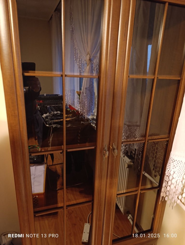 Meble do salonu komoda, witryna, szafa, stół, krzesła