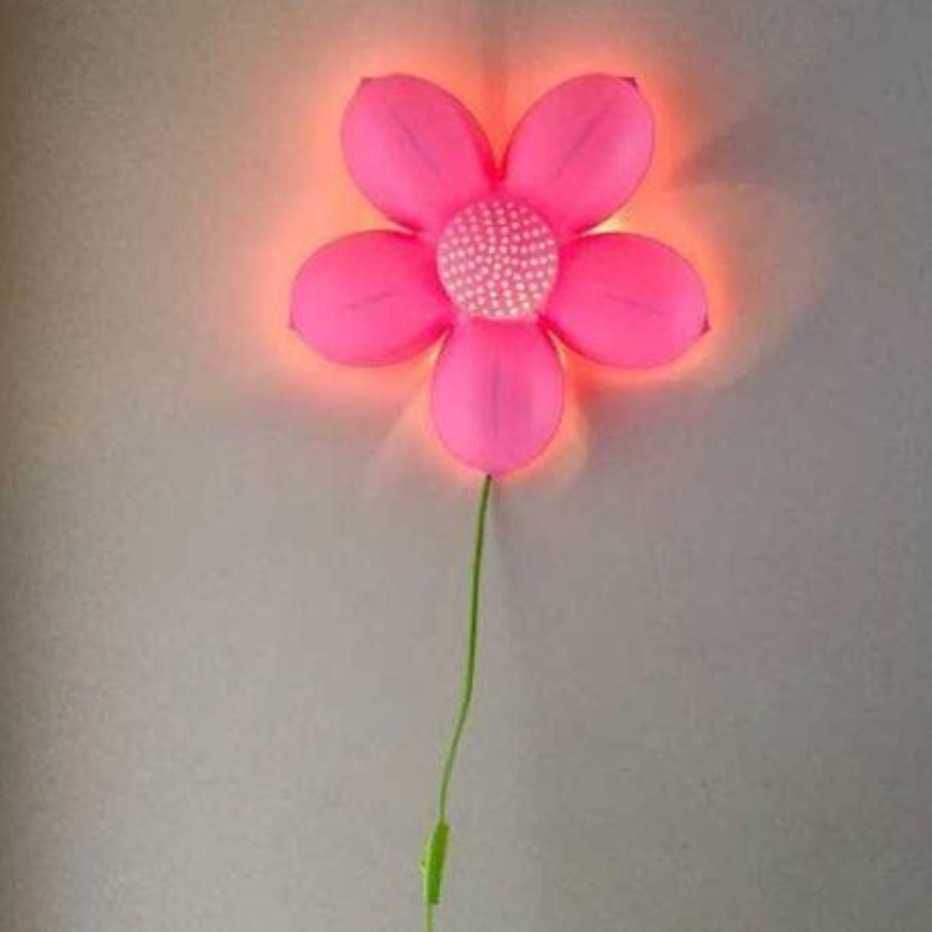 Candeeiro de parede em forma de flor para quarto de criança