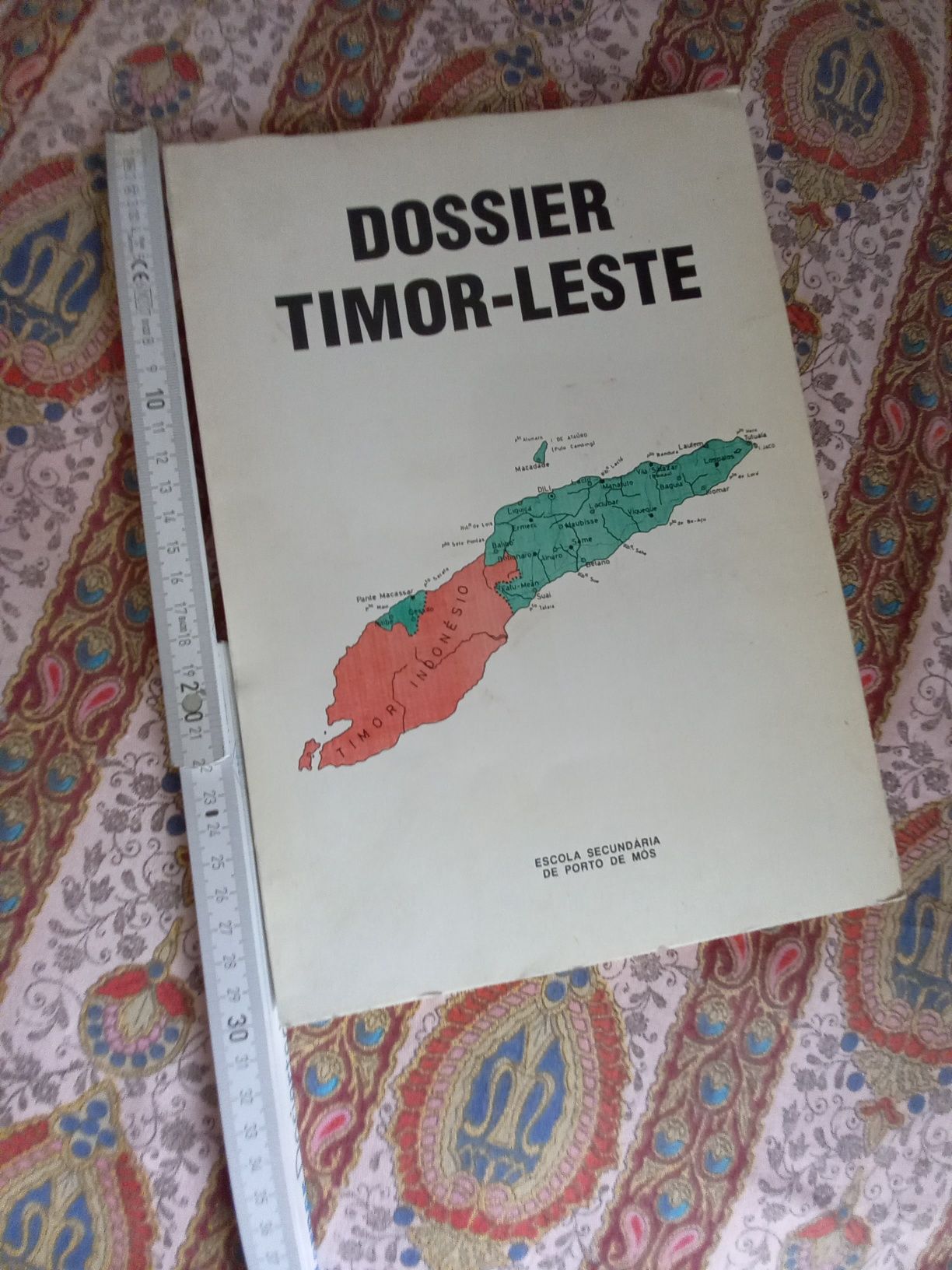 Livro da Escola de Porto de Mós sobre Timor