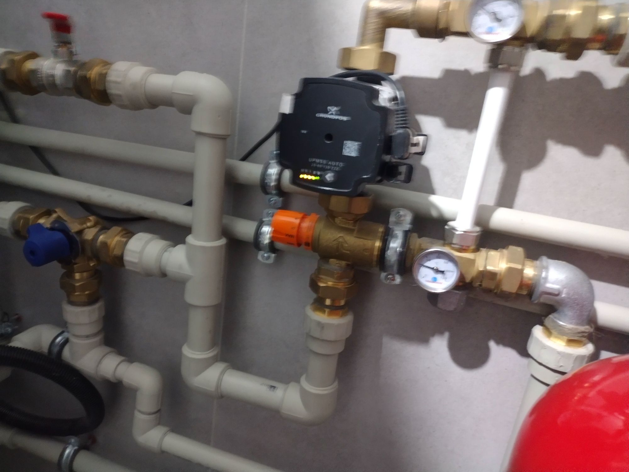 Hydraulik z doświadczeniem wieloletnim