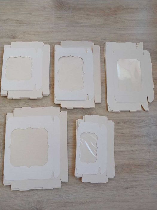 Нові коробки для пряників з віконцем, 24 шт