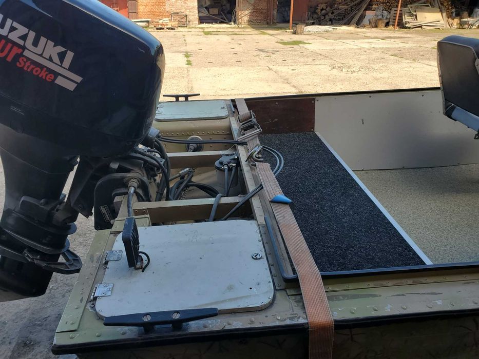 Лодка з мотором Южанка 2