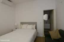 743227 - Suite in center Lisbon in a 4 room...