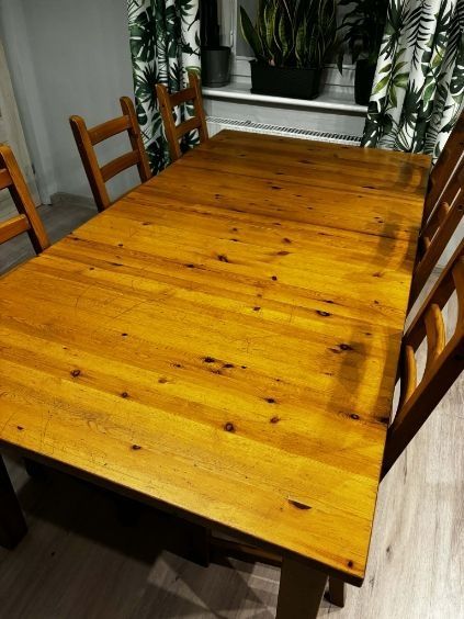 Stoł krzesła jadalnia