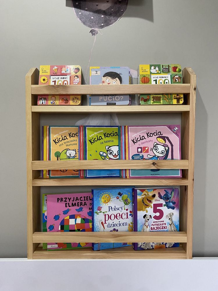 Biblioteczka na książki dla dzieci