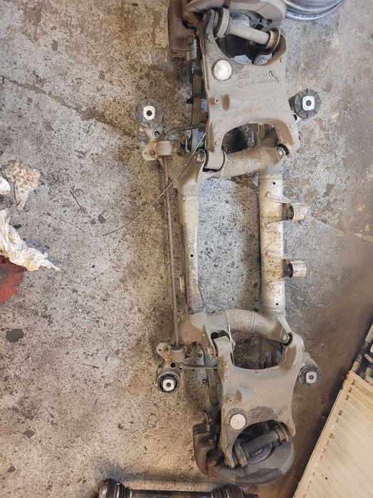 Zawieszenie Tył BMW E60 E61 Sanki Wózek Belka Kompletne