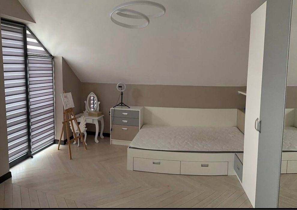 Продаж будинку гарного будинку.