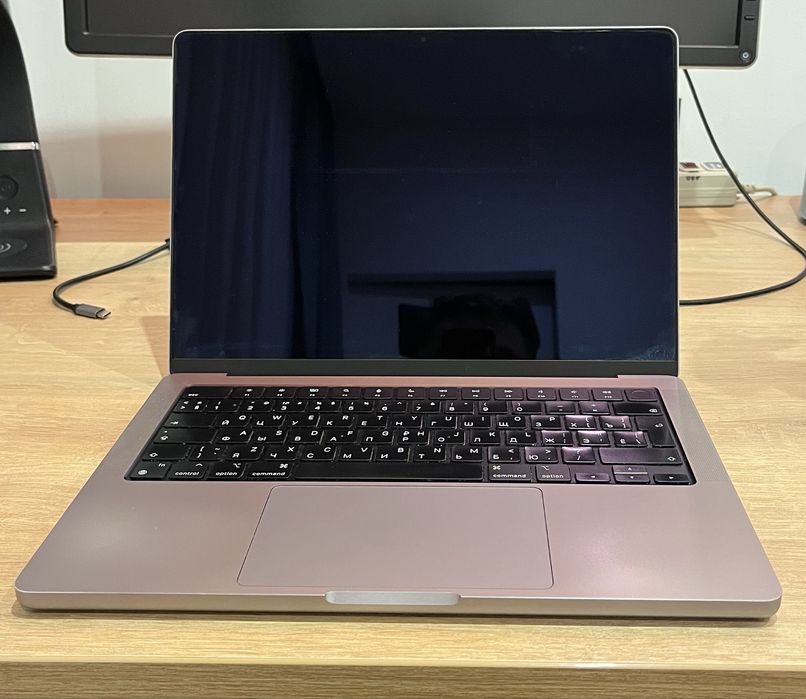 Apple MacBook Pro 14-inch (2021) M1 Pro / 16GB RAM / 512GB SSD