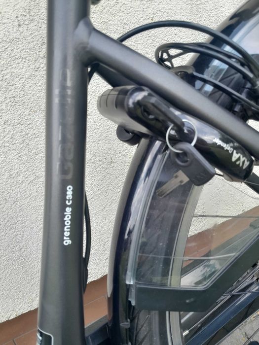 Rower elektryczny Gazelle Grenoble C380 rama 49  silnik czerwony B0SCH