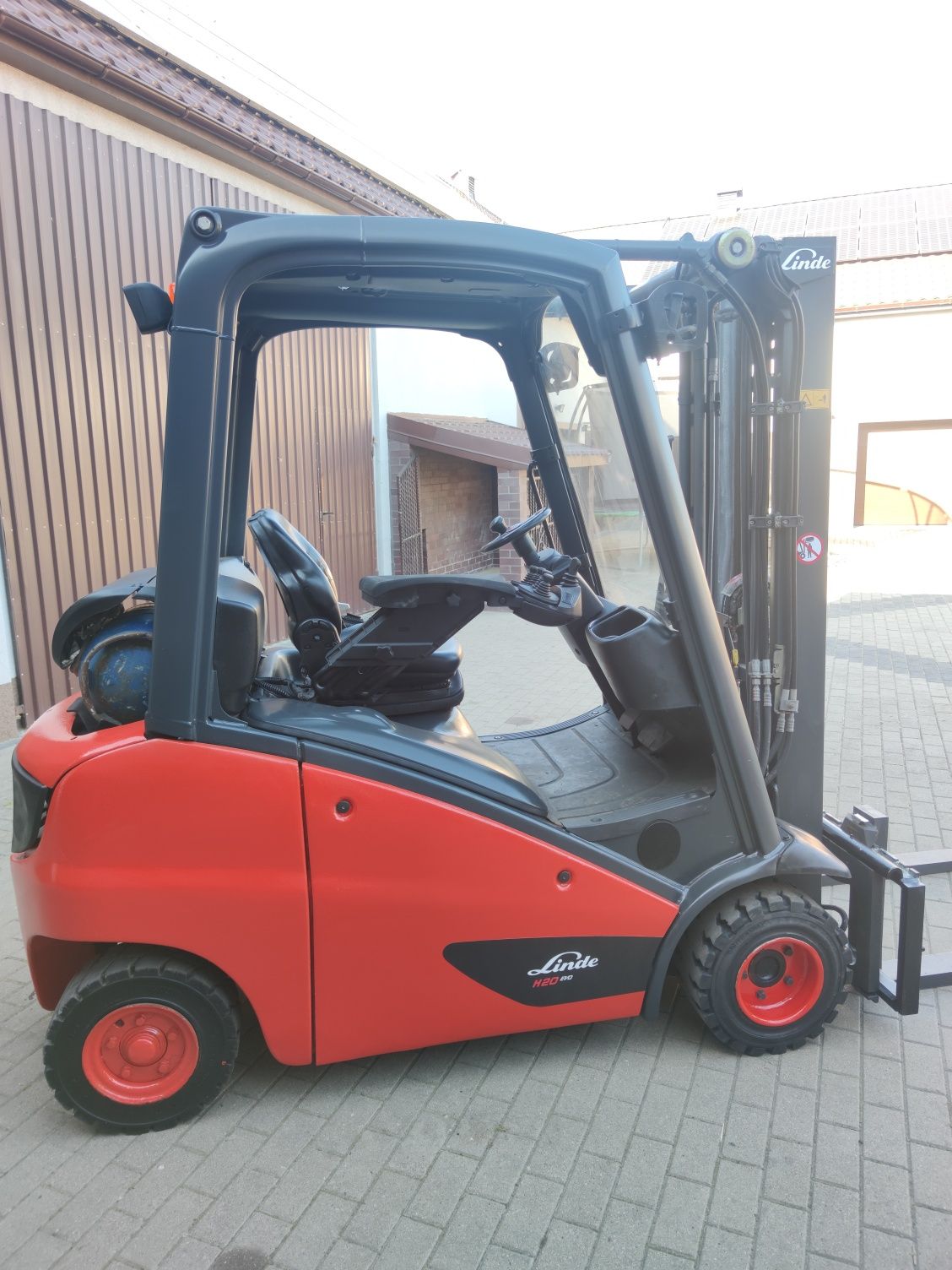 Wózek widłowy Linde H20 Triplex