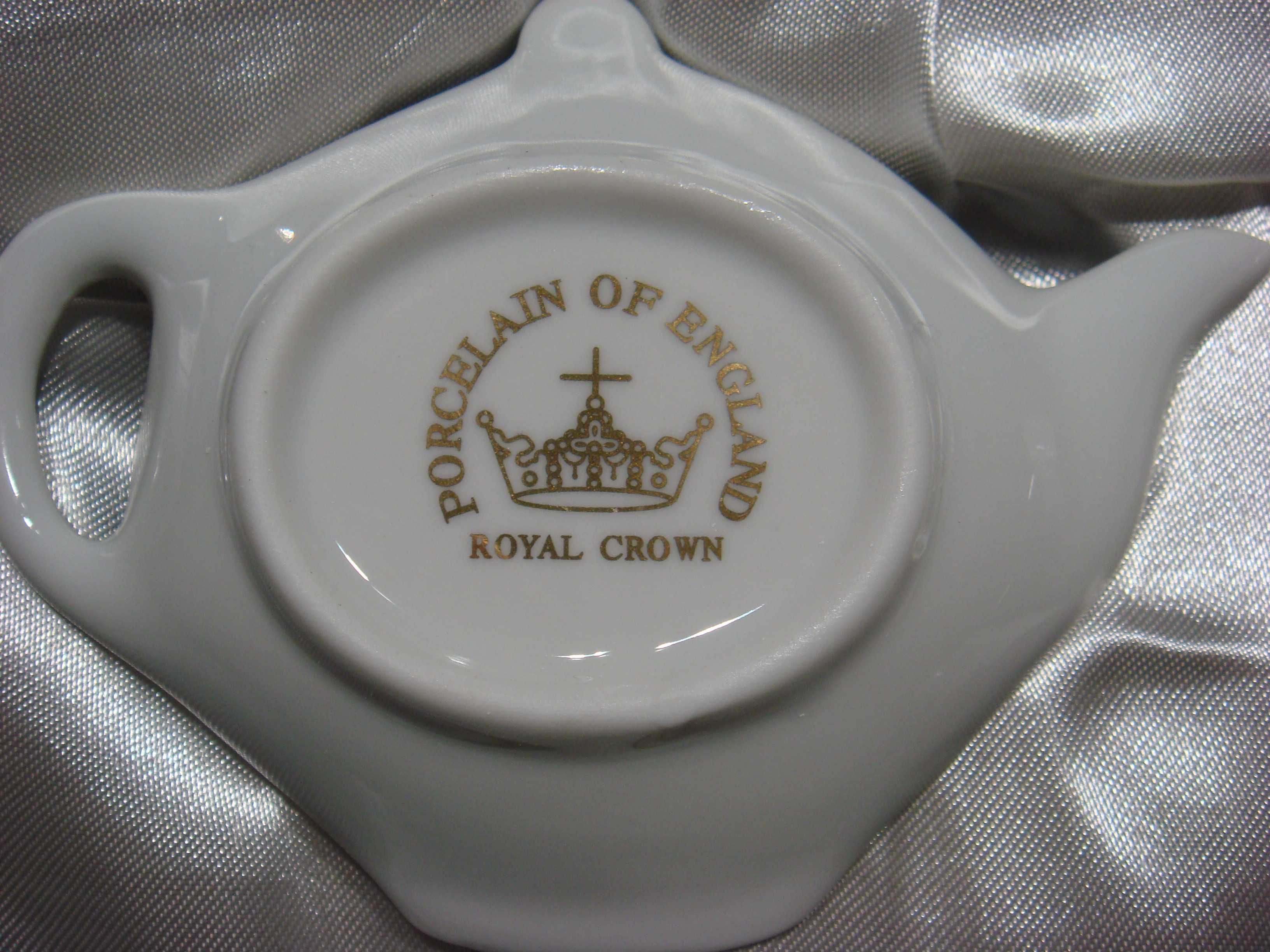 Королевский фарфор. Блюдце салатник Royal crown porcelain of England.