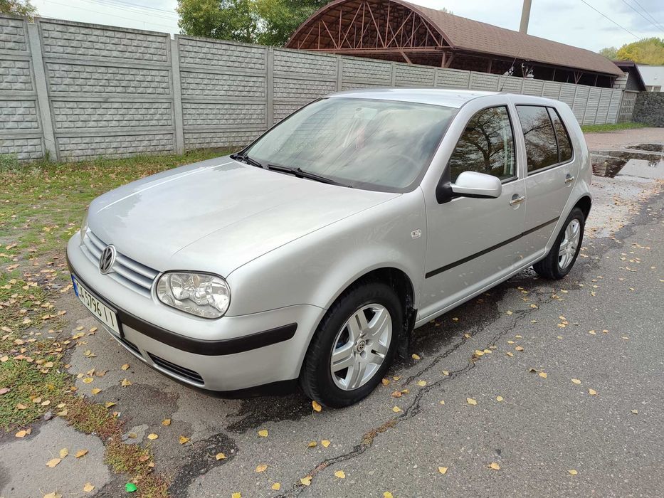 Volkswagen Golf 4 в рідній фарбі/1.6 МПІ/Супер стан