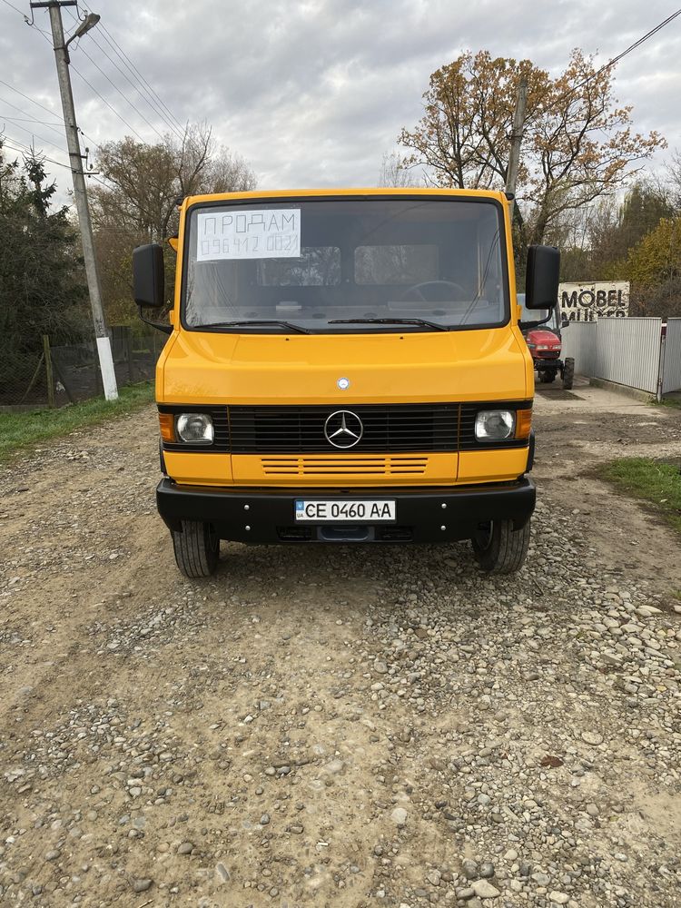 Мерсидес 711D в дуже гарному стані