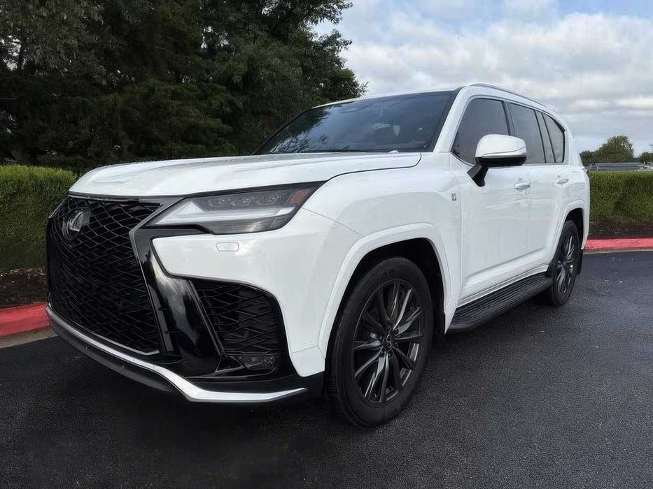 Lexus LX      2025