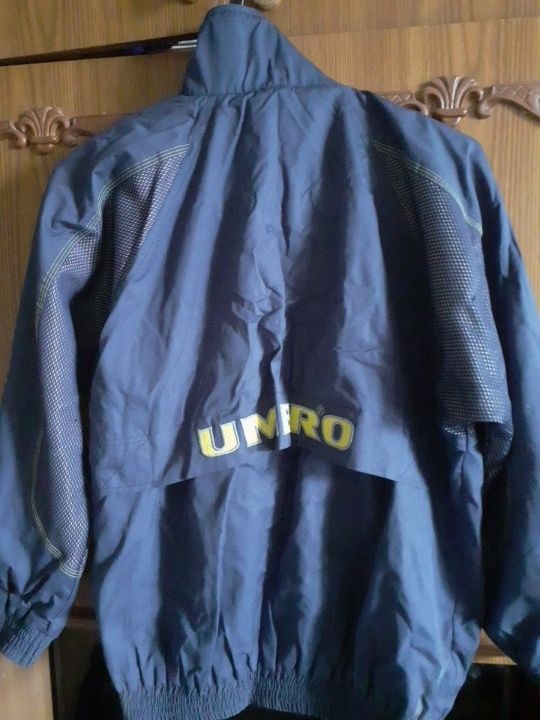 Ветровка Umbro на подкладке