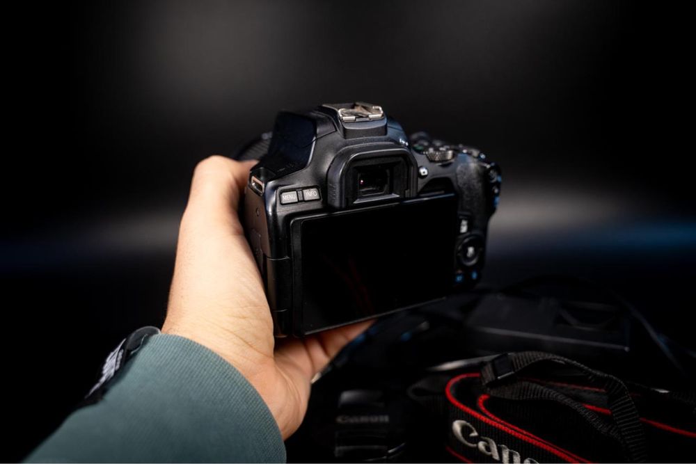 Фотоапарат CANON EOS 250D 18-55 IS STM