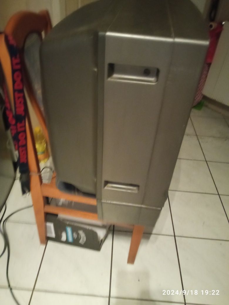 Telewizor,Sony Świat według kiepskich, ten sam model.