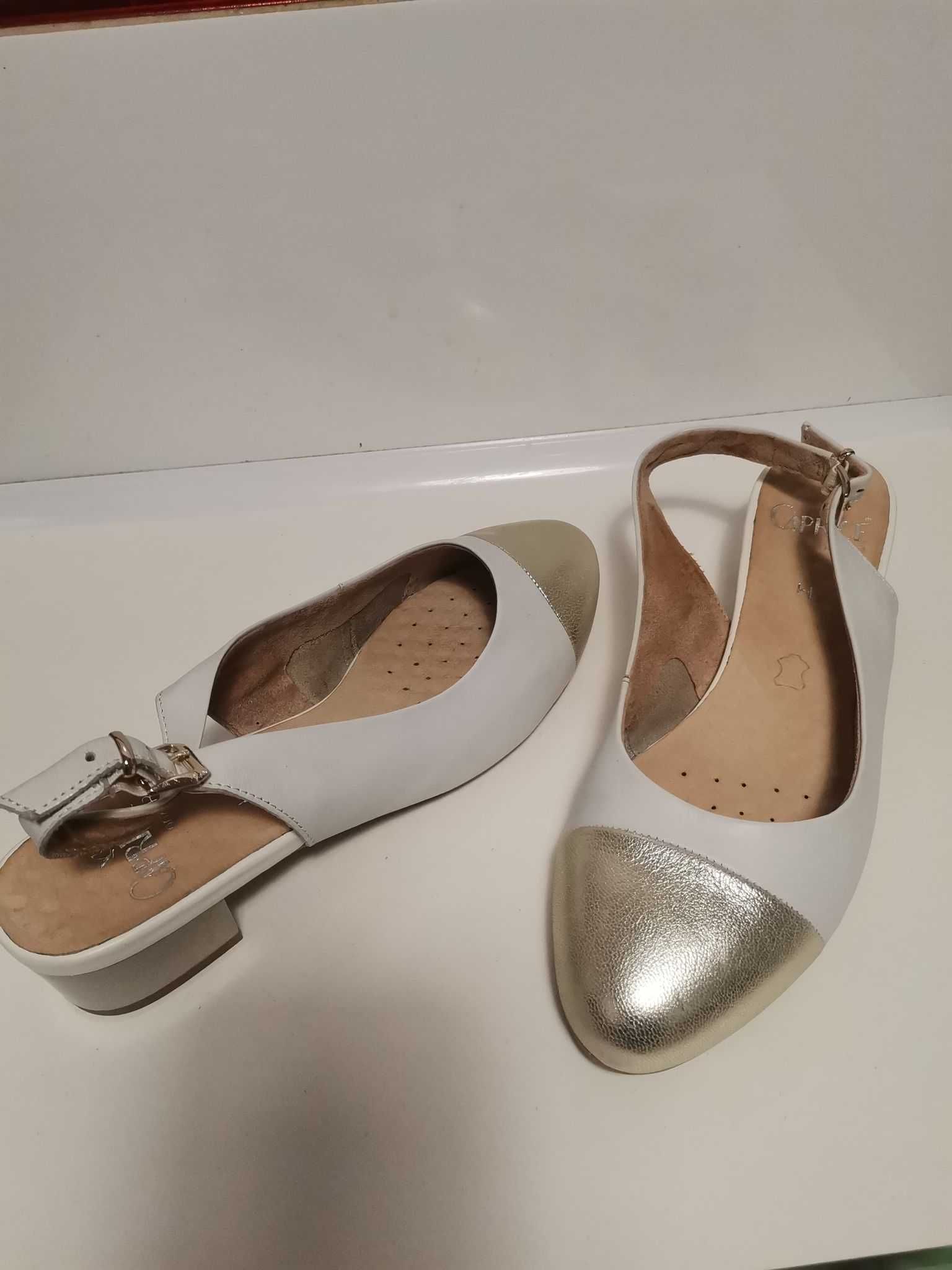 Eleganckie buty biało złote firmy Caprice rozmiar 38