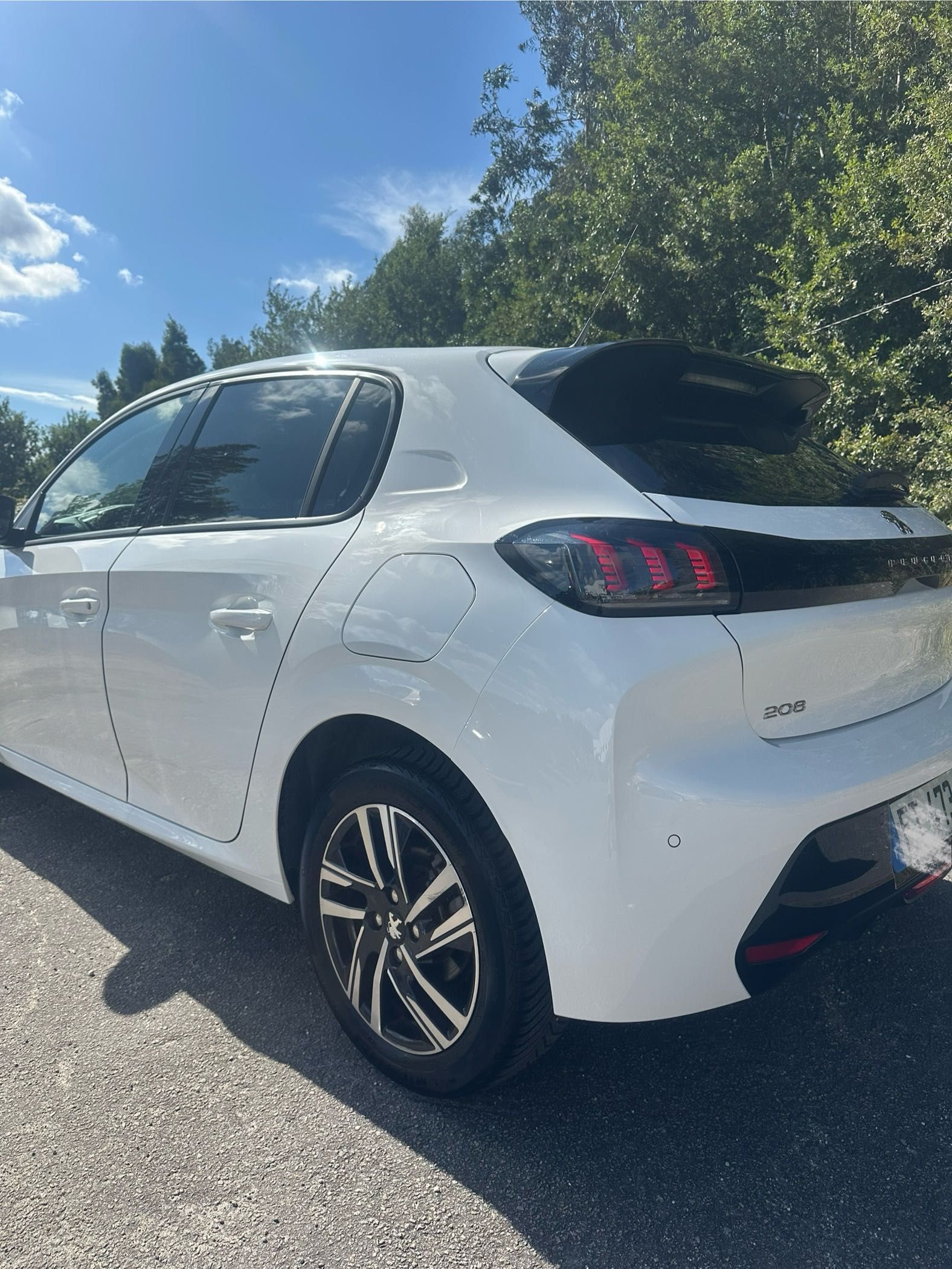 Peugeot 1.5 BlueHDi Allure 2020 excelente preço com todos os extras: