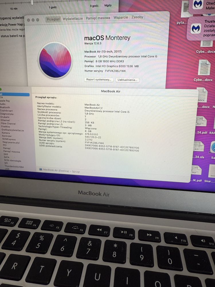 Laptop MacBook srebrny