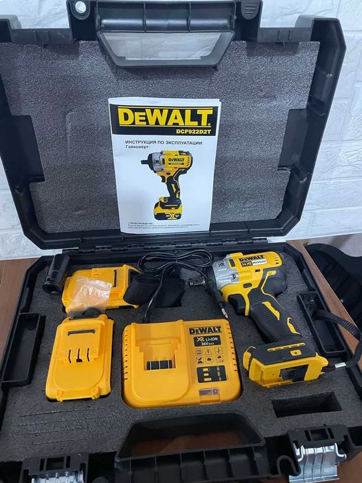 Професійний акумуляторний гайковерт DeWalt DCF922 безщітковий +подарок