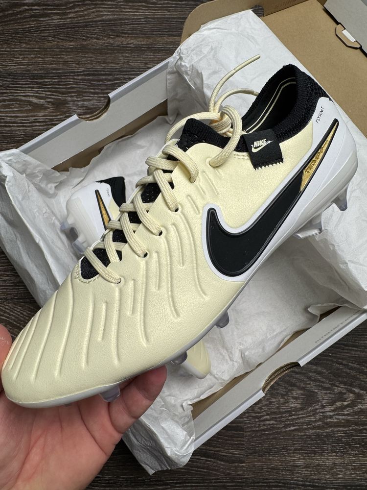 Оригінал!Футбольні бутси Nike Tiempo Legend 10 FG (40.5 EU) DV4328-700
