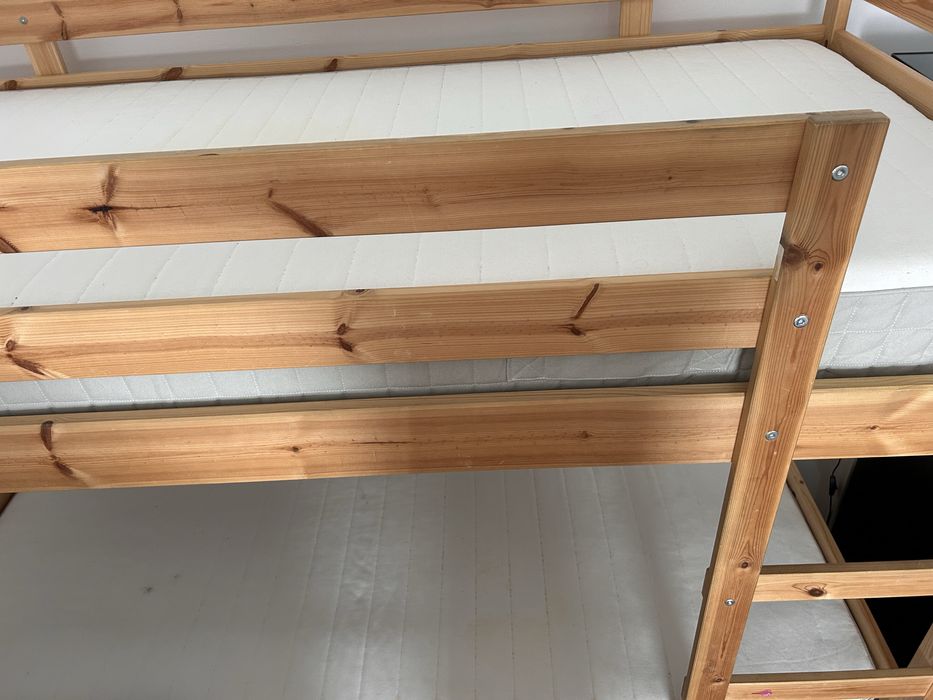 Cama ikea com 1 colchao usado