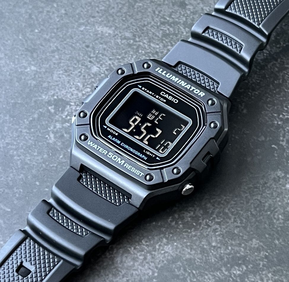 Годинник спортивний Casio W-218H-1B новий оригінал illuminator