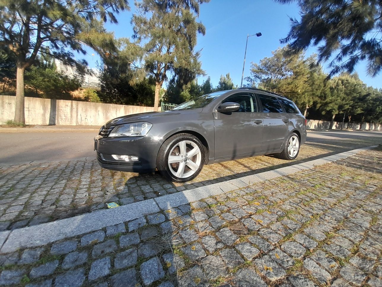 VW PASSAT b7 2011 2.0 TDI 140 cv Sport - Excelente estado