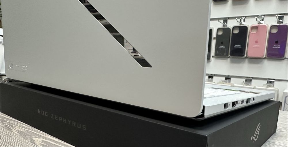 Asus ROG Zephyrus G14 / OLED 120 hz / R9(8) / RTX 4060 / 16 / 1 TB