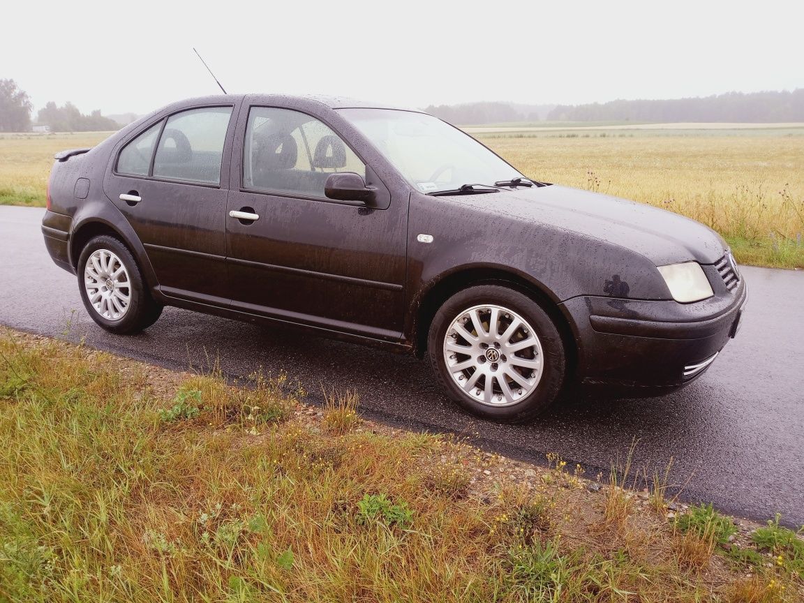 VW. Bora 1.9 TDI Climatronic. Nowe tarcze