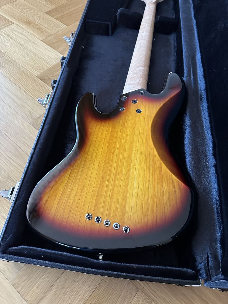 Gitara Basowa Lakland 55-60 PAWIE OKO