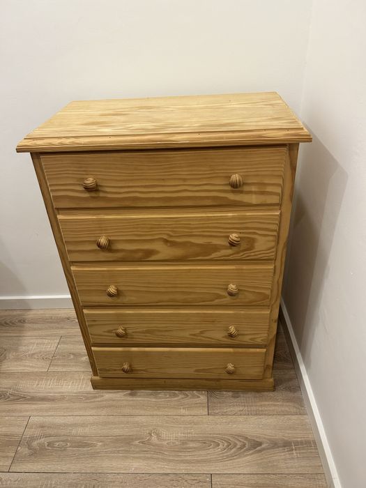 Cómoda em madeira crua