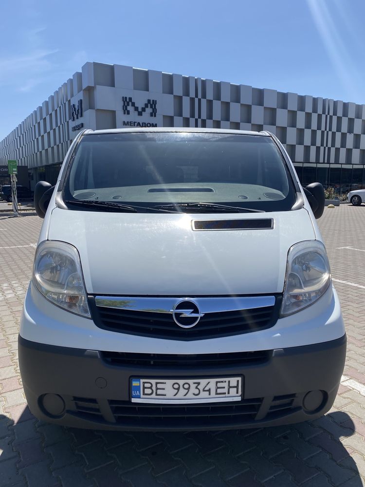 Opel vivaro опель виваро пассажир