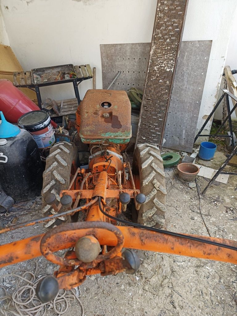 Vendo trator pascoale 906