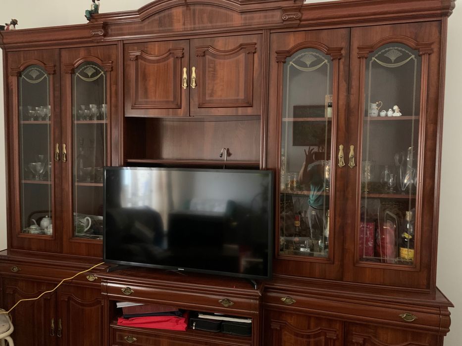 Móvel sala com louceiro