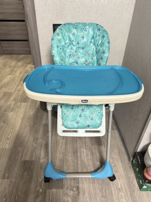 Продам стілець для годування Chicco