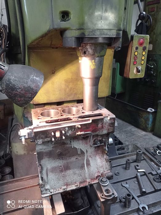 Tulejowanie bloku + zestawy naprawcze Mahle