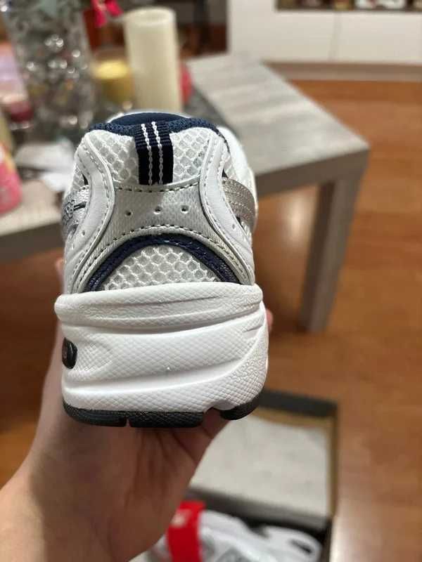 Biały^pożegnać się^NewBalance530^UnisexTrampki Roz.44