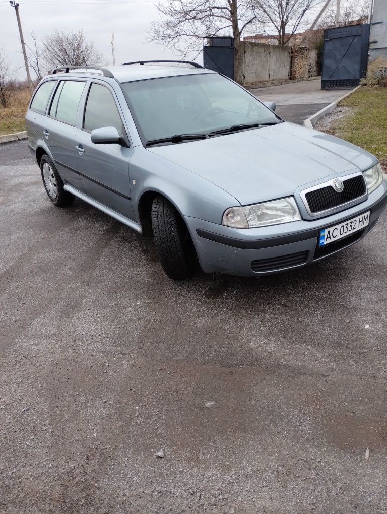 Продам skoda octavia tour 1.6л