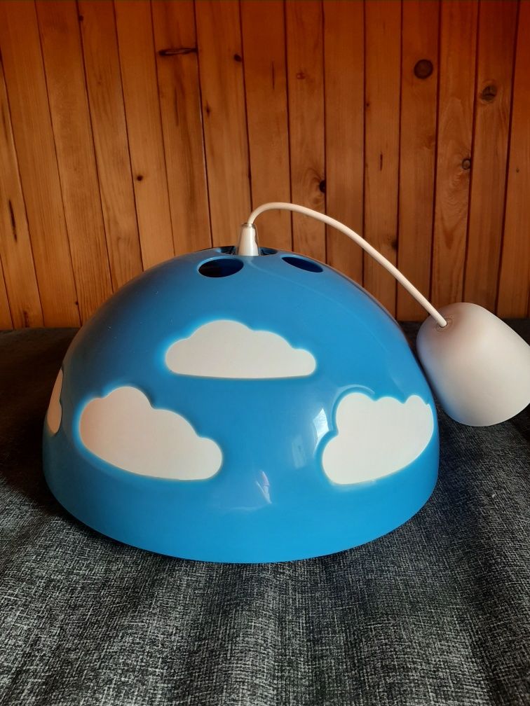 Lampa Ikea do pokoju dziecięcego